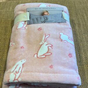 NWT Ellen Degeneres Easter hand towels